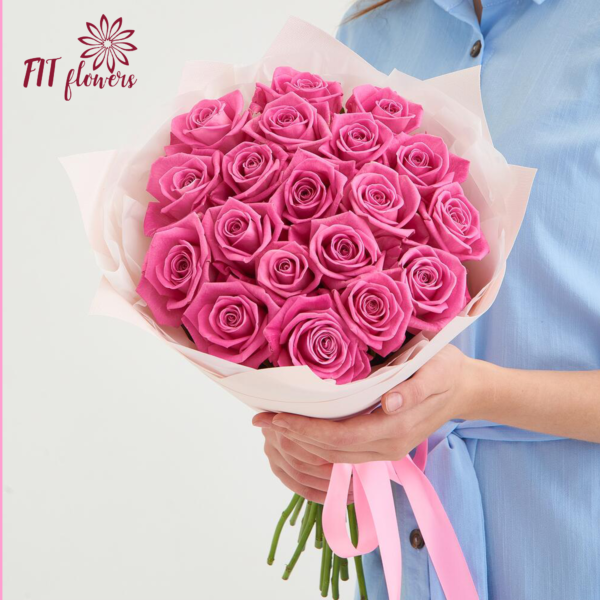 19 PINK ROSES