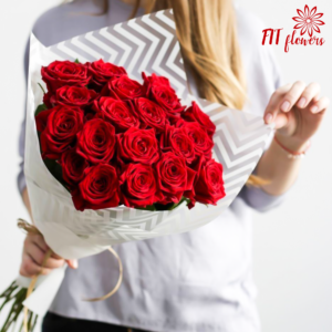 25 RED ROSES